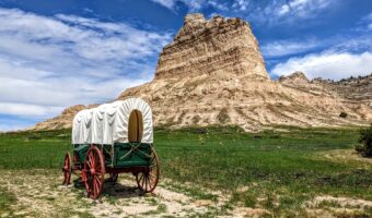 Replica wagon at Scotts Bluff National Monument 2