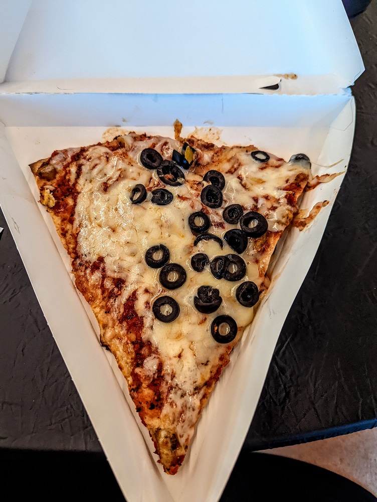 Disappointing pizza at the Henry Doorly Zoo