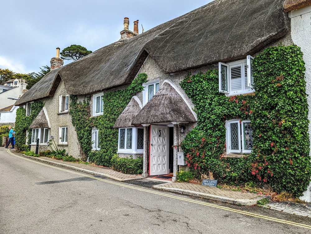Thatched cottage in St Mawes