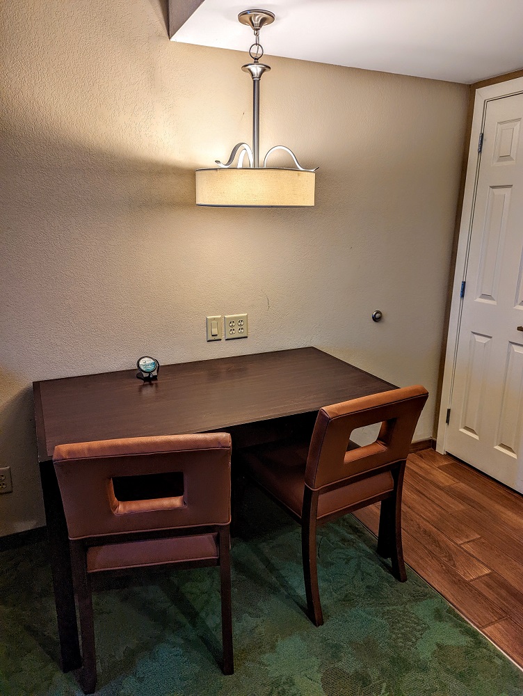 Homewood Suites Harrisburg-West Hershey Area - Dining table & chairs