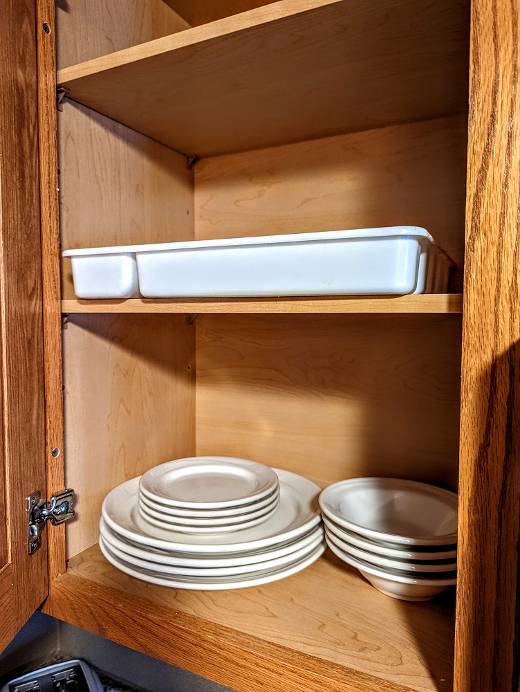 Homewood Suites Harrisburg-West Hershey Area - Silverware, plates & dishes
