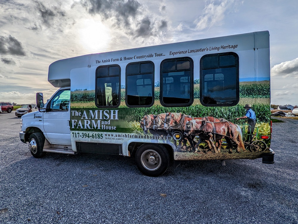 The Amish Farm & House bus