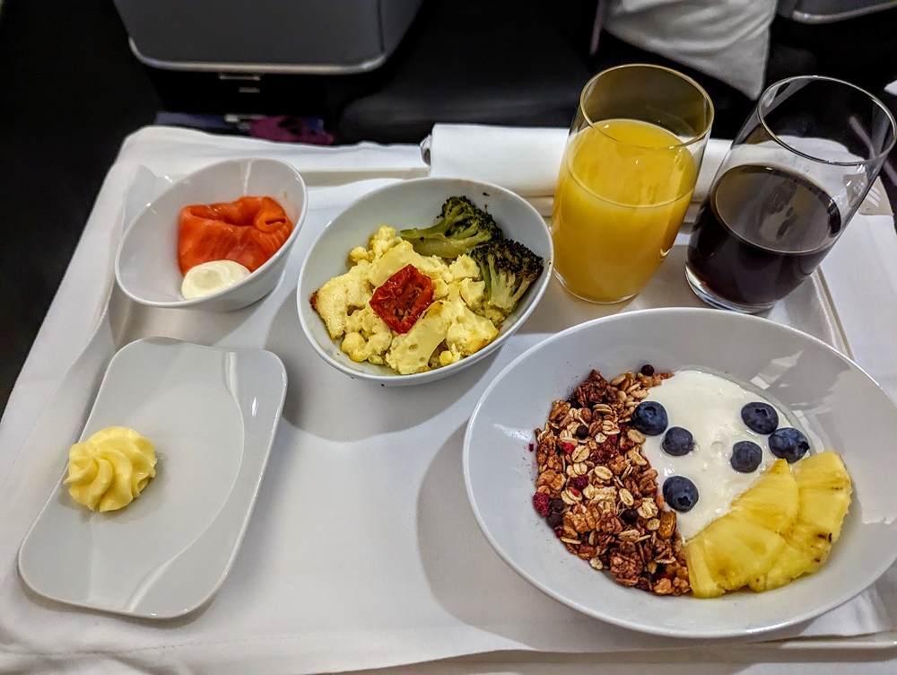 Eurowings Discover business class - Breakfast