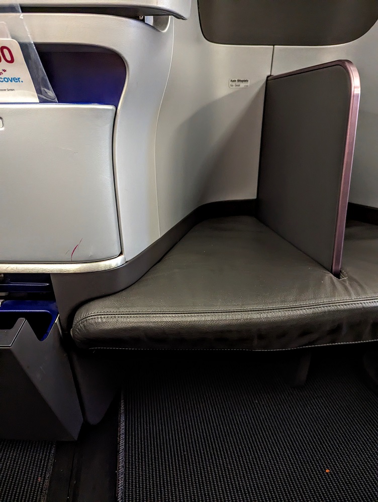 Eurowings Discover business class - Footwell & cubbyhole beneath