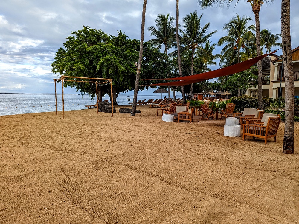 Hilton Mauritius Resort & Spa - Shaded beach seating