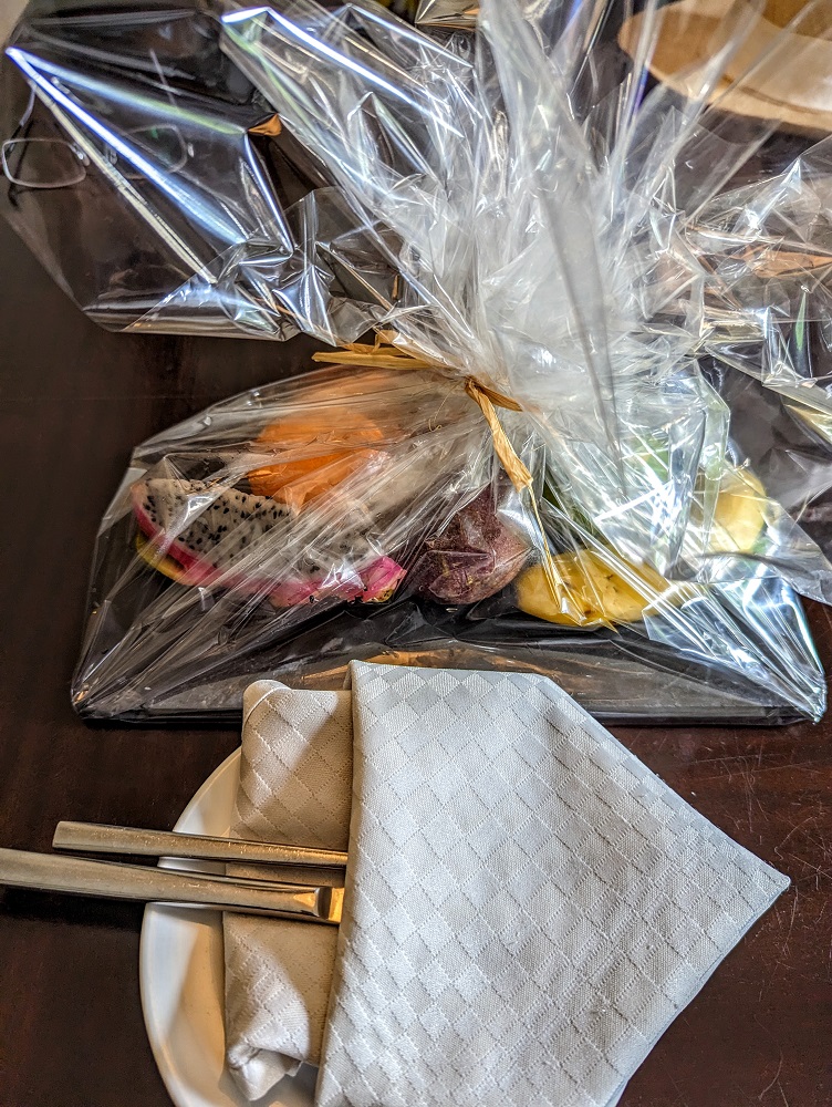 Hilton Mauritius Resort & Spa - Welcome gift of a fruit tray