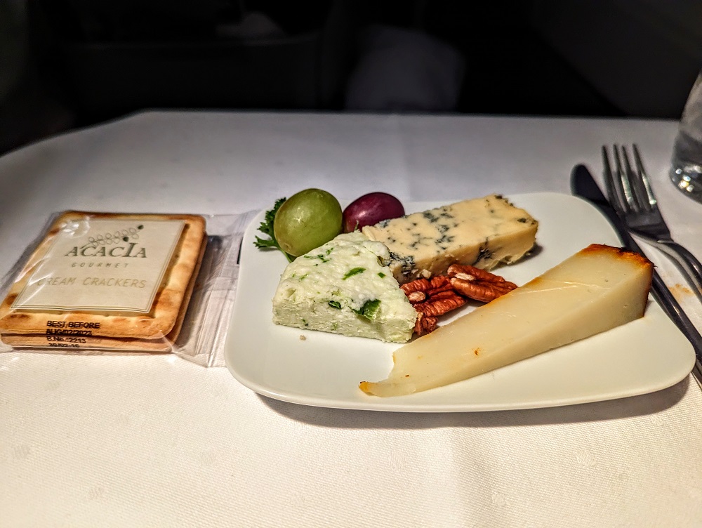 Lufthansa business class DFW-FRA - Cheese plate