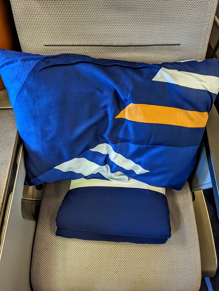 Lufthansa business class bedding - pillow & blanket