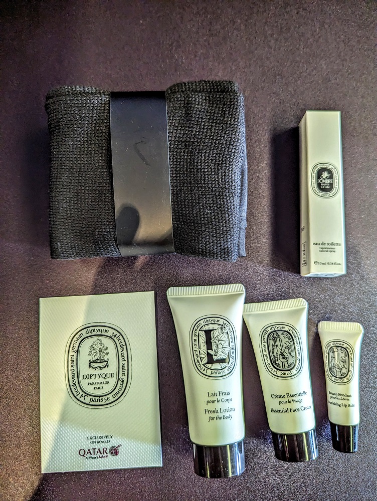 Qatar Airways Business Class Qsuites JNB-DOH - Contents of amenity kit