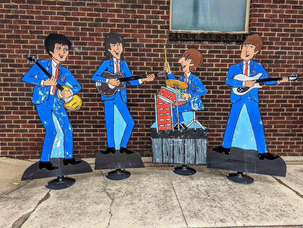 Beatles Park in Walnut Ridge - Beatles sculptures