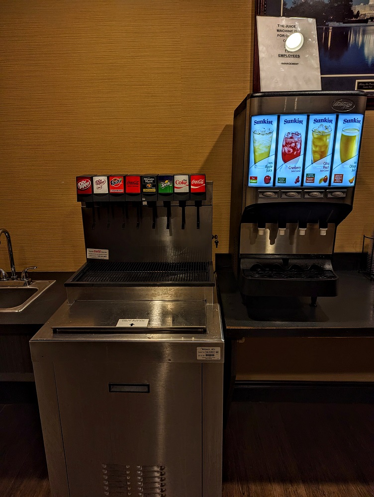 Holiday Inn Little Rock-Presidential-Dwntn - Soda & juice machines