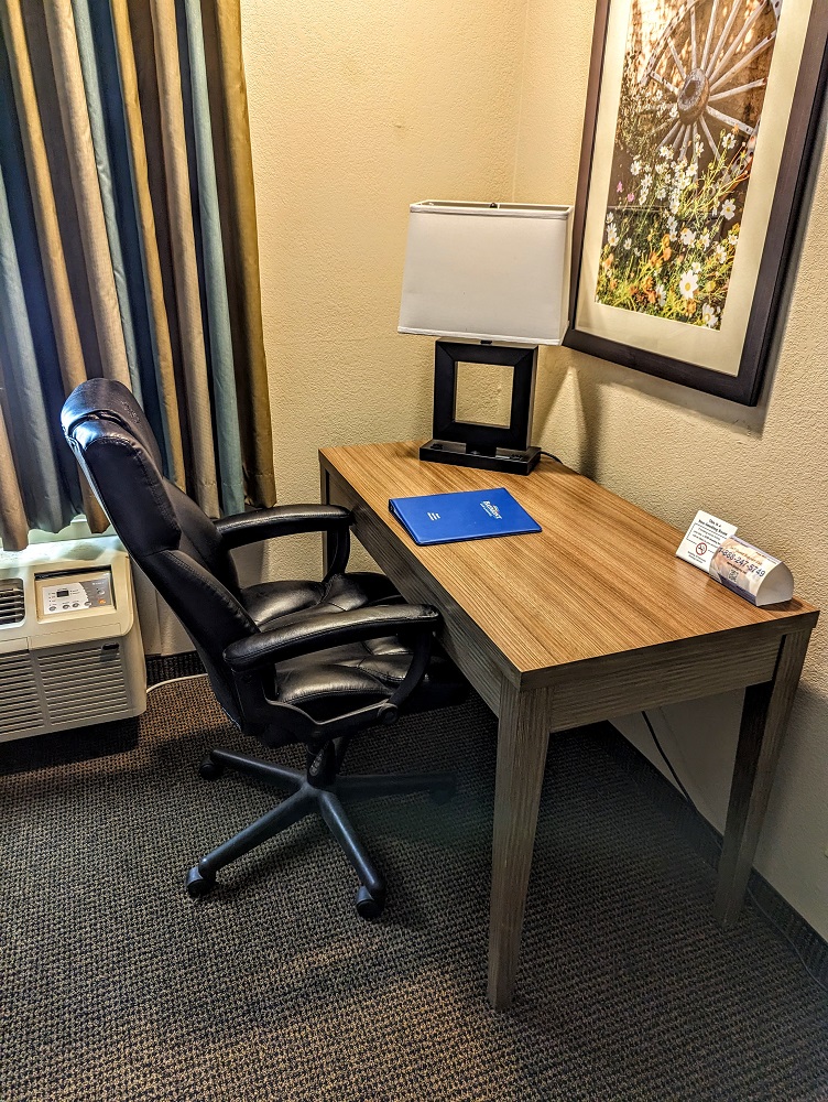 Baymont by Wyndham Pierre, SD - Desk & office chair