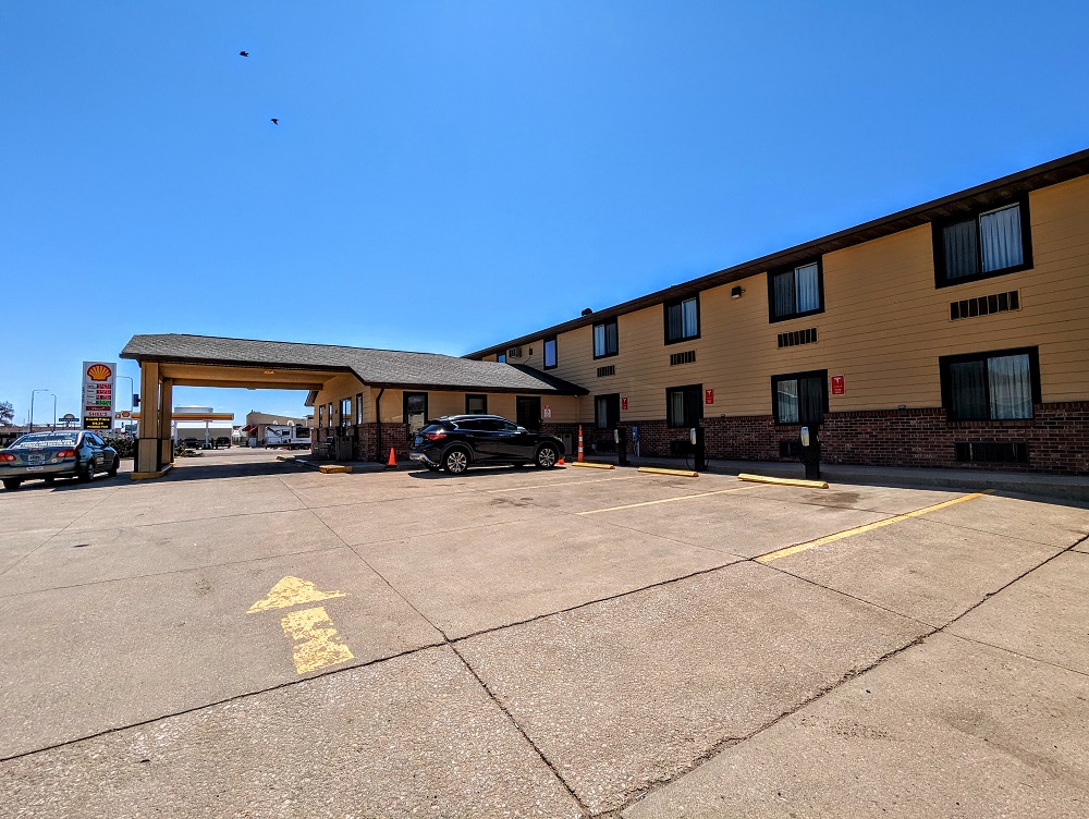 Baymont by Wyndham Pierre, SD - Electric parking spaces