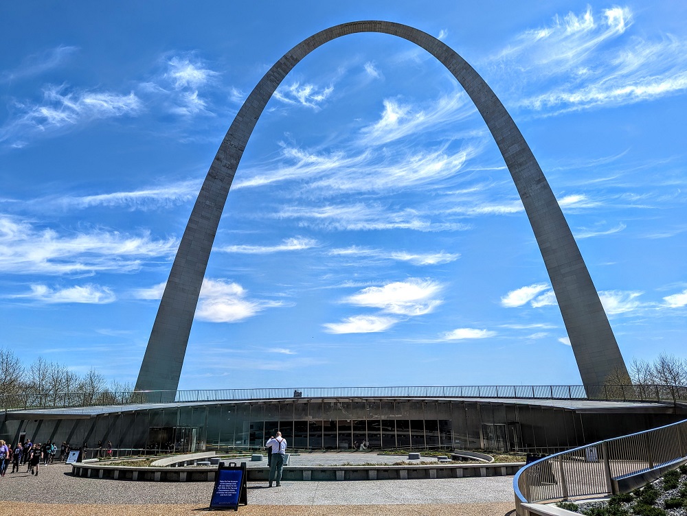 Entrance to the Gateway Arch Visitor Center