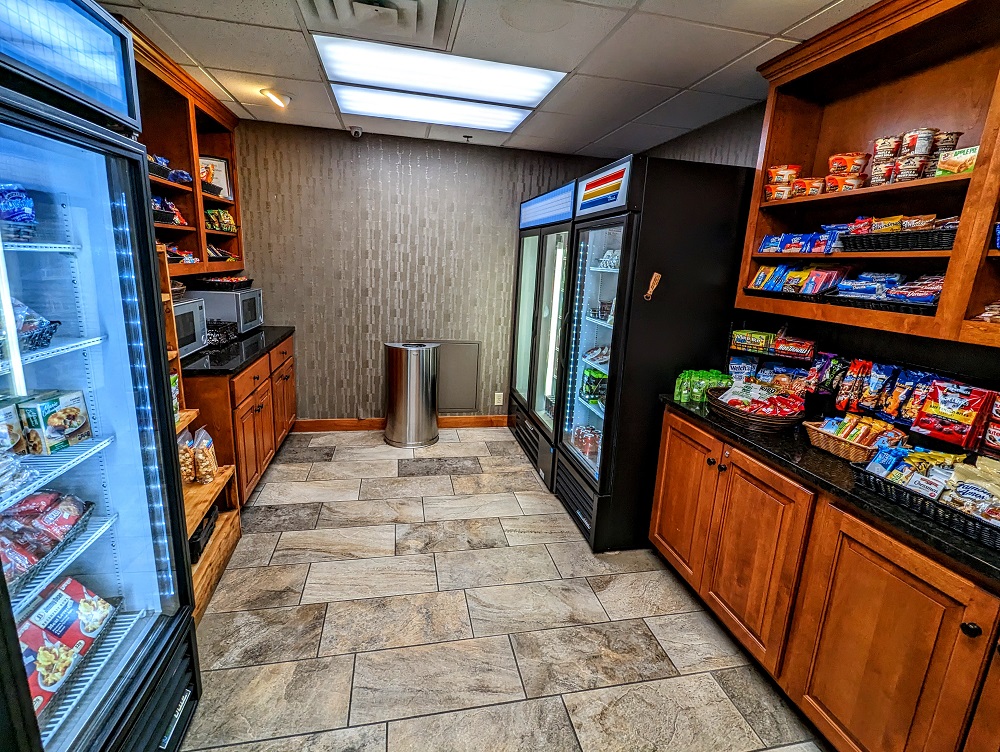 Holiday Inn Sioux Falls-City Centre - Pantry