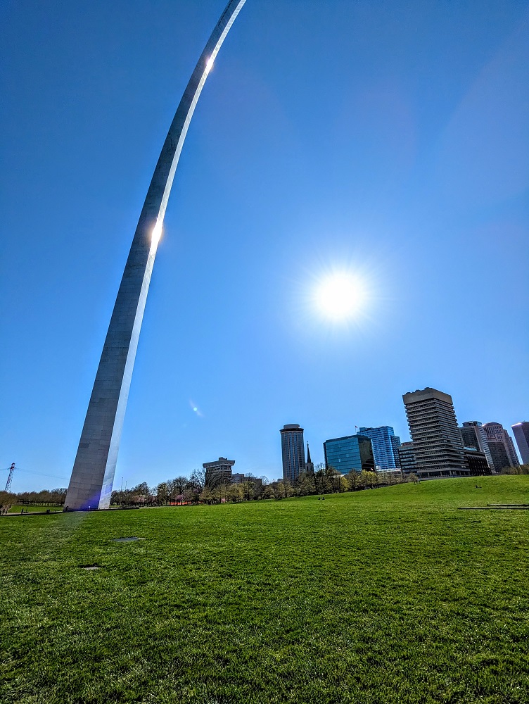 Lots of grass in Gateway Arch Park
