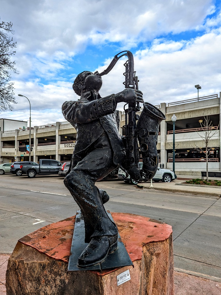 SculptureWalk Sioux Falls - Big Easy sculpture