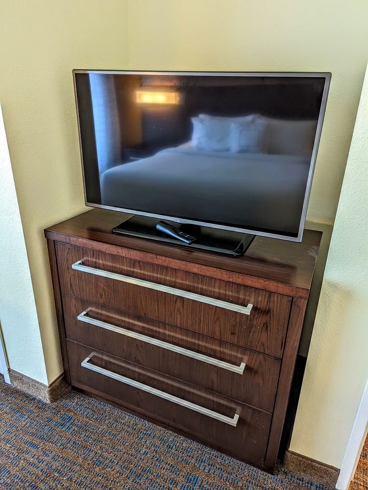 Residence Inn Rapid City, SD - Bedroom dresser & TV