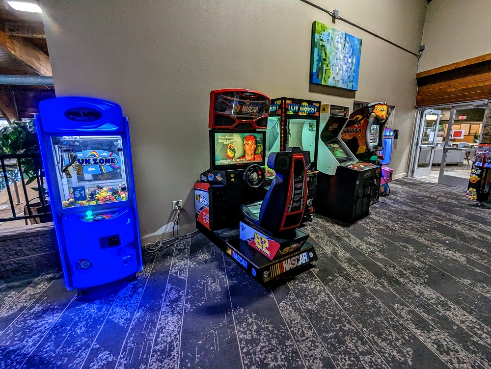 Holiday Inn Detroit Lakes - Lakefront, MN - Arcade games