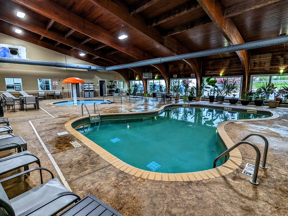 Holiday Inn Detroit Lakes - Lakefront, MN - Indoor swimming pools & whirlpool