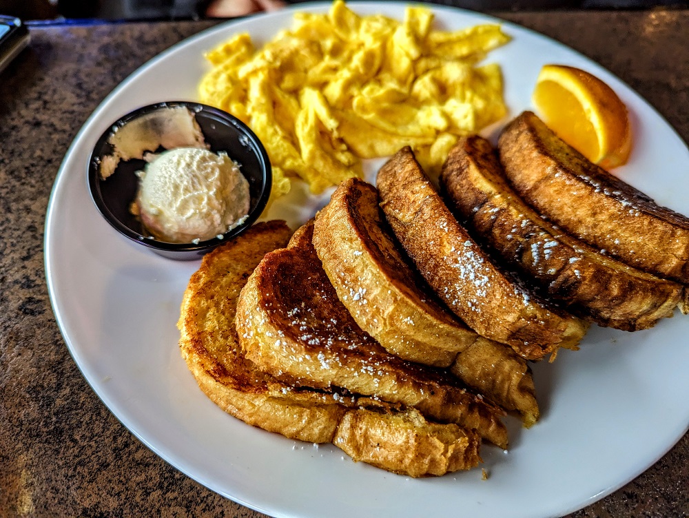 Holiday Inn Detroit Lakes - Lakefront, MN - Traditional French toast