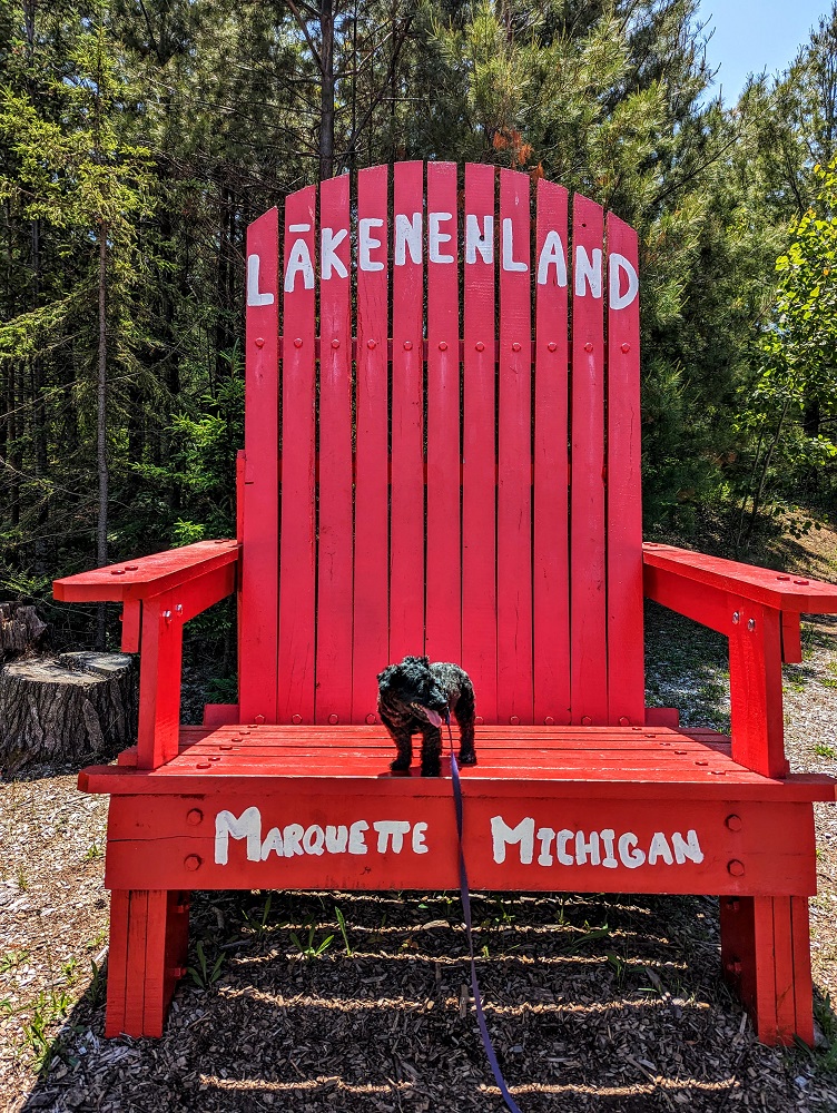 Pet-friendly Lakenenland sculpture park