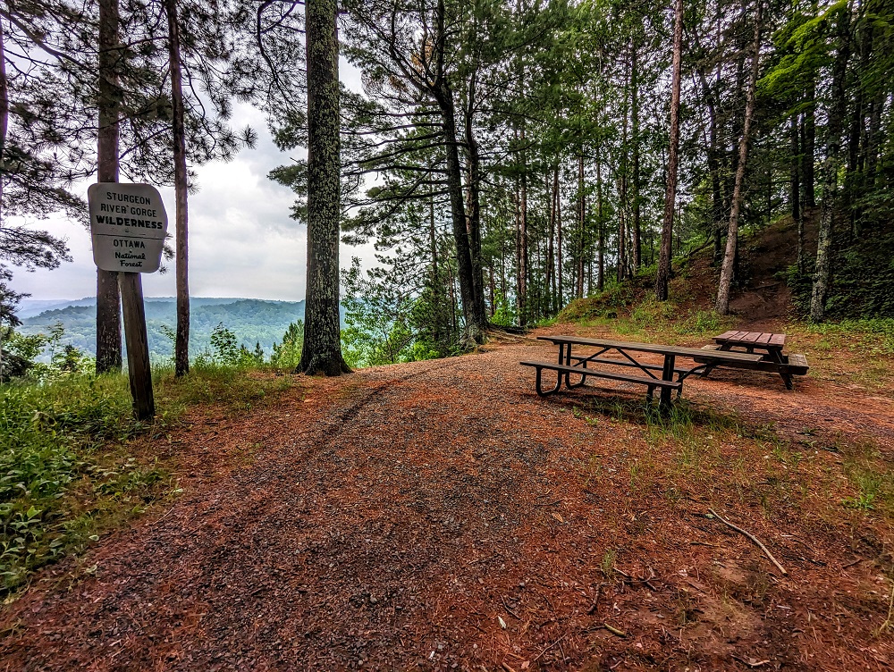 Picnic table at Bears Den Overlook in Michigan