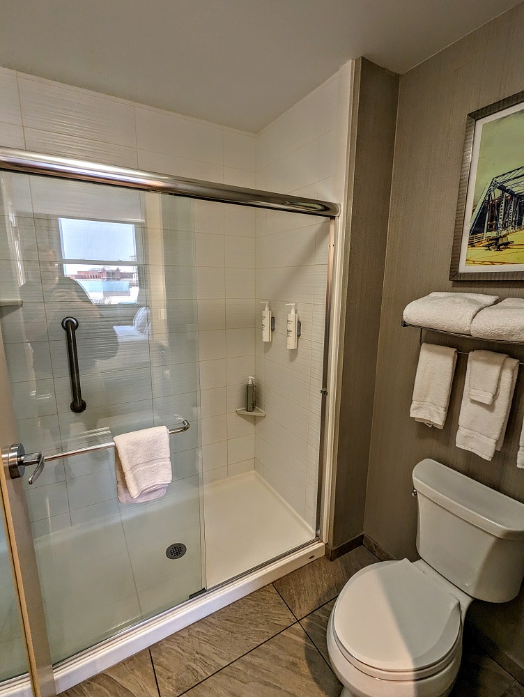 Homewood Suites Grand Rapids Downtown, MI - Bathroom