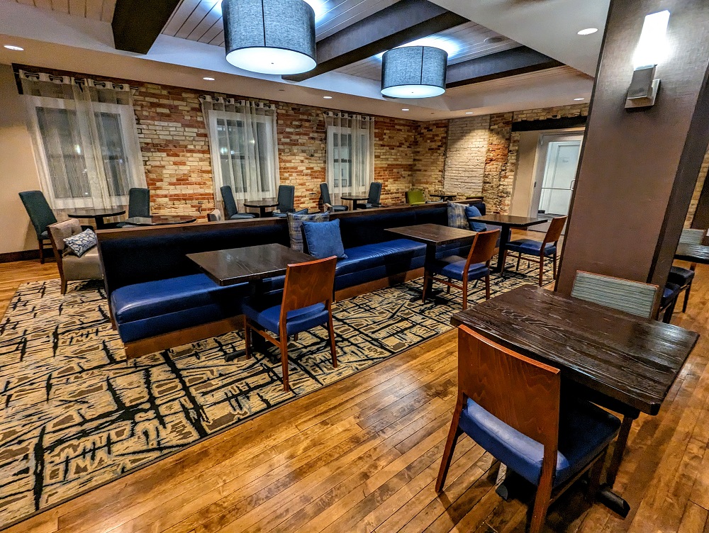 Homewood Suites Grand Rapids Downtown, MI - Breakfast area and lobby seating