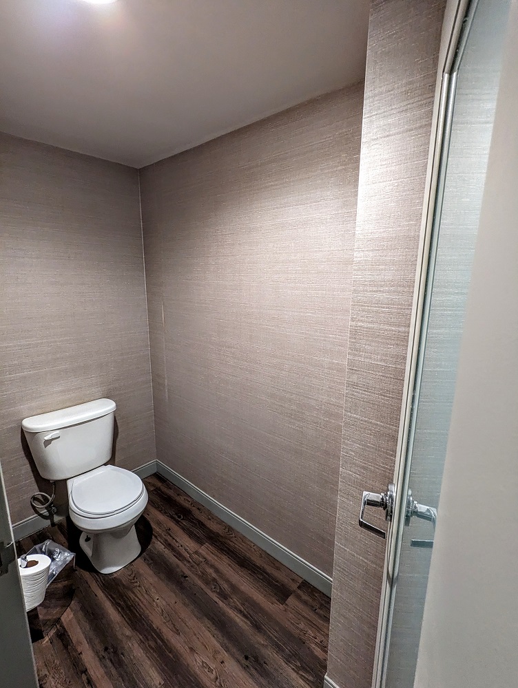Hyatt Regency Rochester, NY - Separate toilet room
