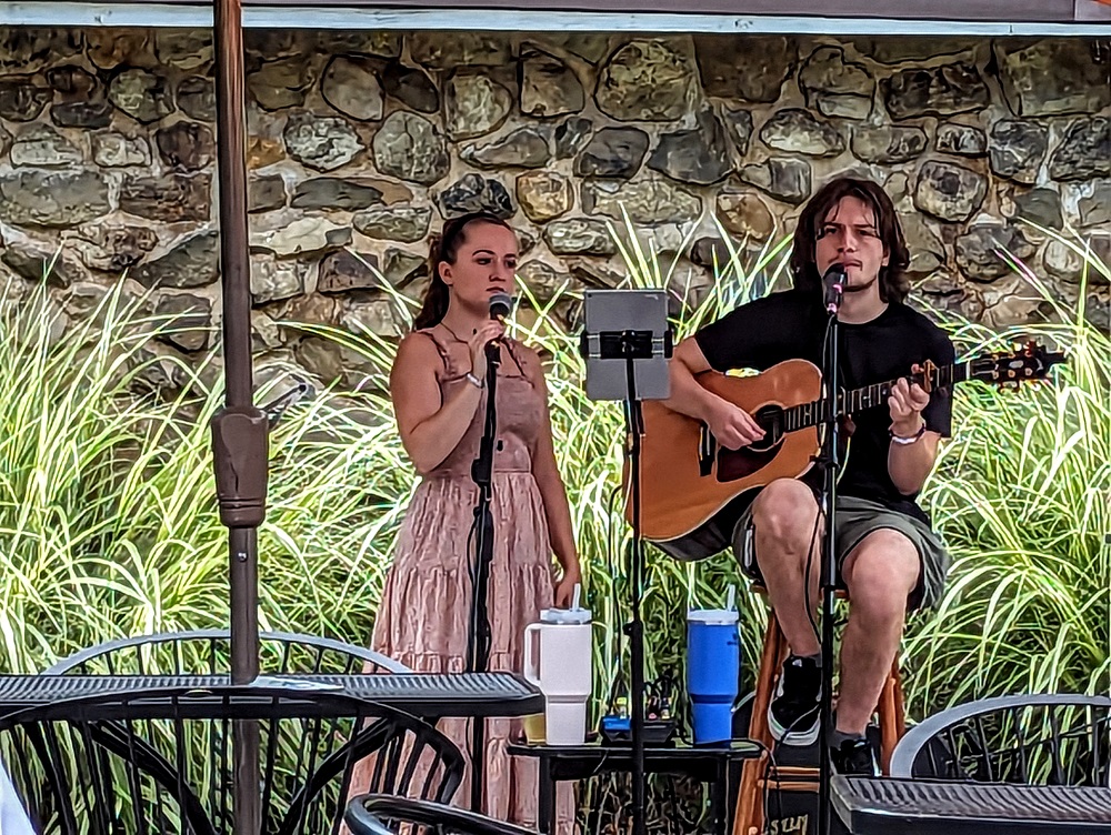 Juice Box Acoustic performing at Brotherhood, America's Oldest Winery