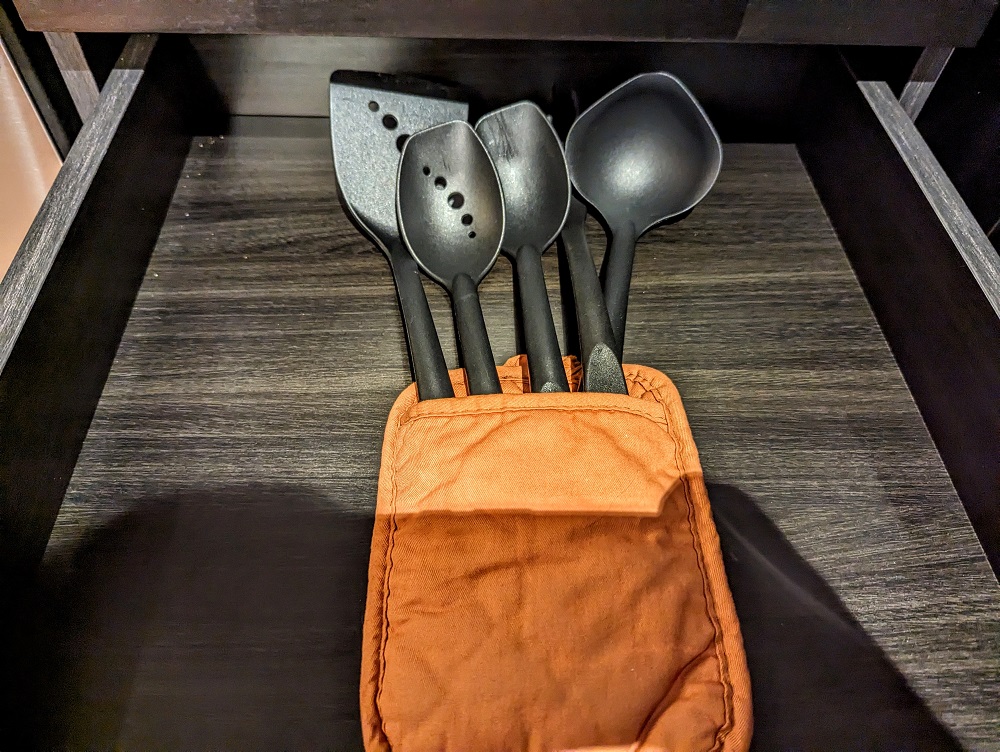 Residence Inn Manchester Downtown, NH - Cooking utensils