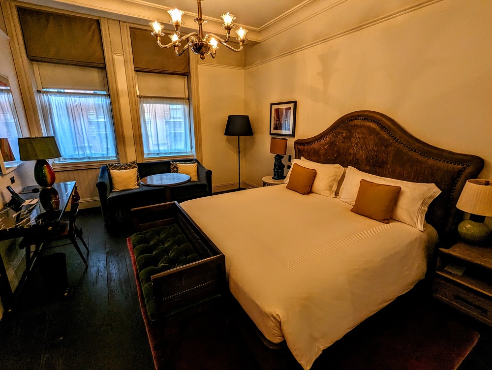 The-Beekman-A-Thompson-Hotel-In-New-York-1-king-bed-premium-room