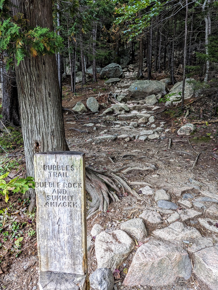 Start of the misleadingly labeled Bubble Rock trail