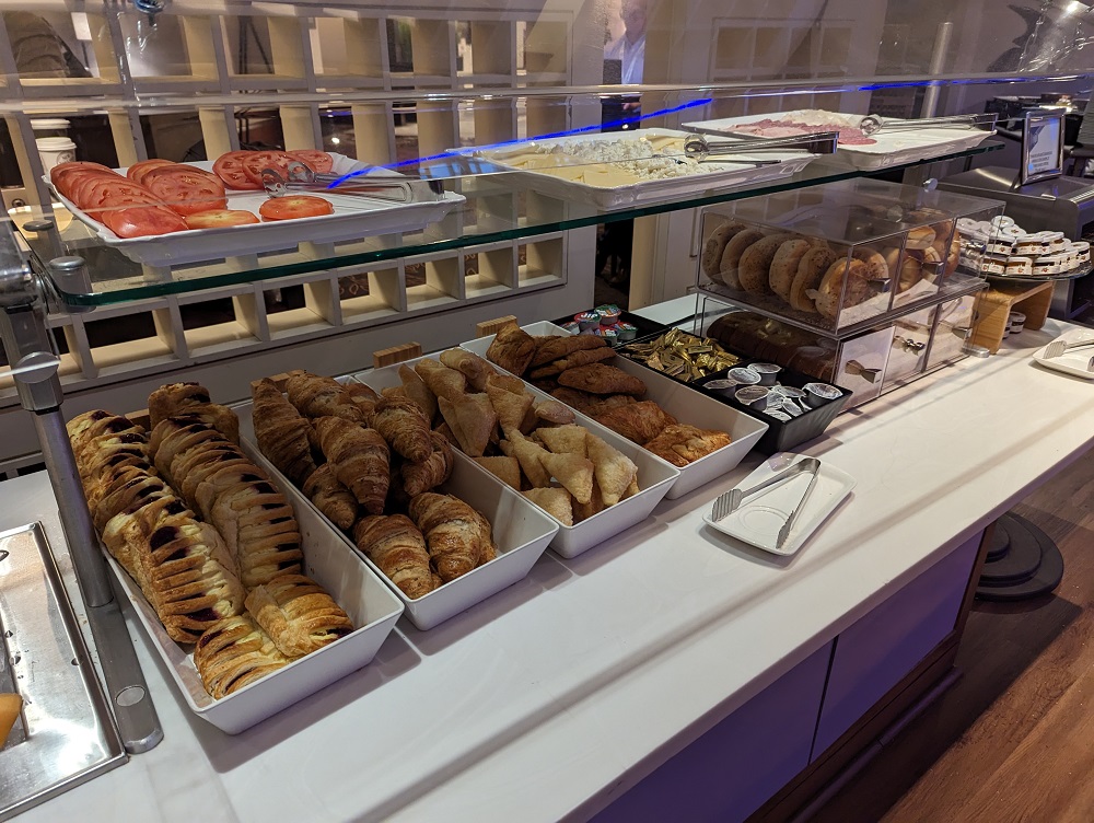 Hyatt Regency Boston breakfast - Pastries, bagels & cold cuts