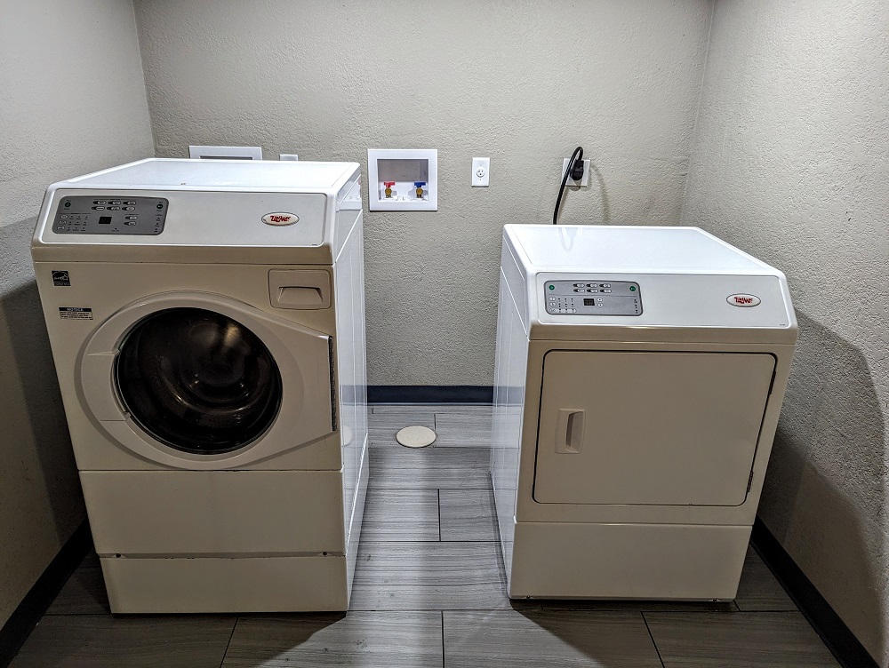 Staybridge Suites Orlando Royale Parc Suites - Guest laundry
