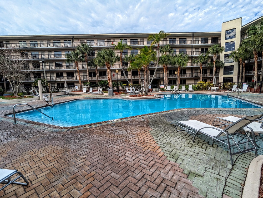Staybridge Suites Orlando Royale Parc Suites - Outdoor swimming pool