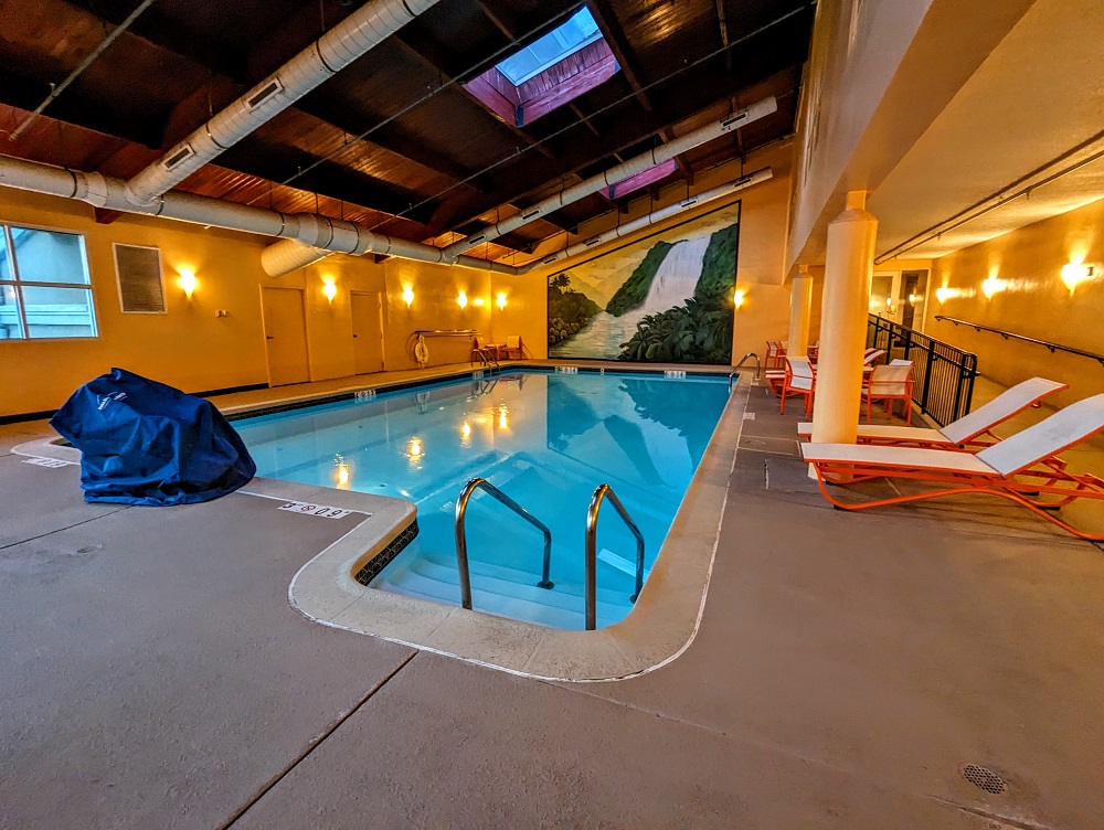 Holiday Inn Martinsburg, WV - Indoor swimming pool