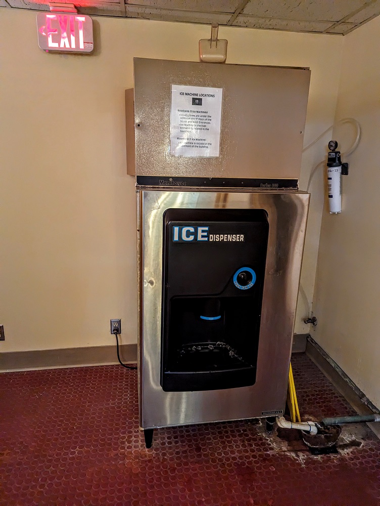 New Harmony Inn Resort & Conference Center - Ice machine
