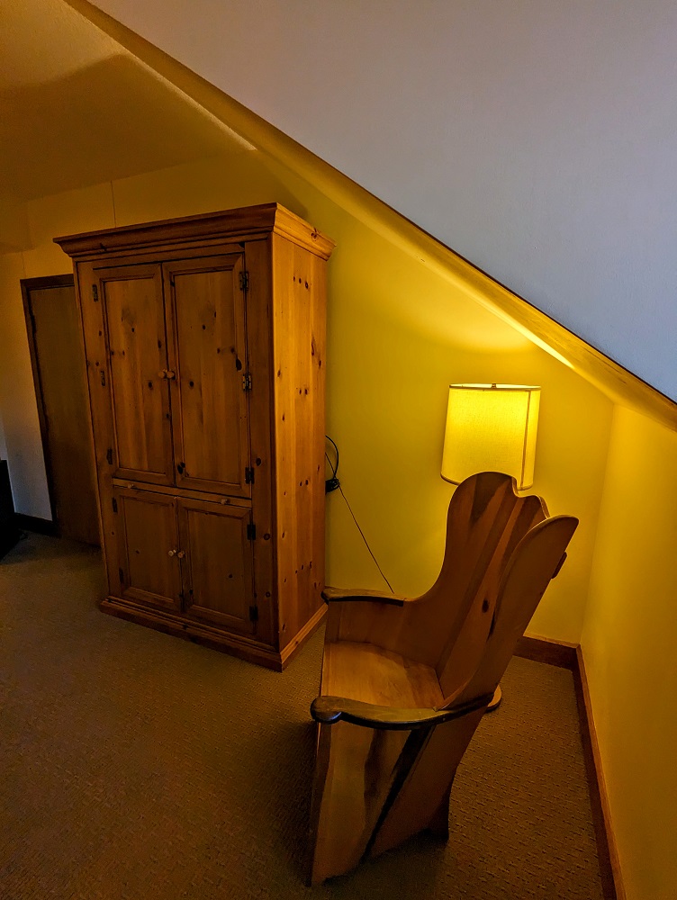 New Harmony Inn Resort & Conference Center - Wooden armchair