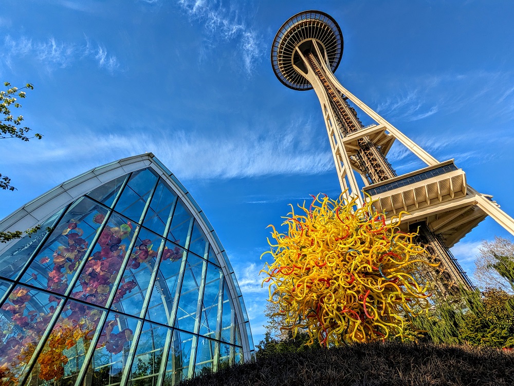 Chihuly Garden and Glass - Glasshouse, sun sculpture & Space Needle