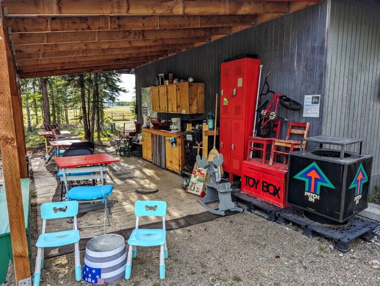 Alaskan Stoves Campground in Tok, AK - Outdoor kitchen - No Home Just Roam