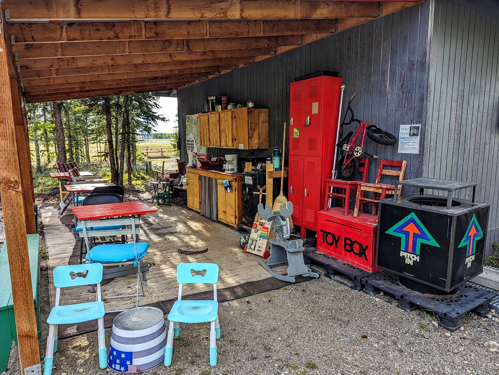Alaskan Stoves Campground in Tok, AK - Outdoor kitchen