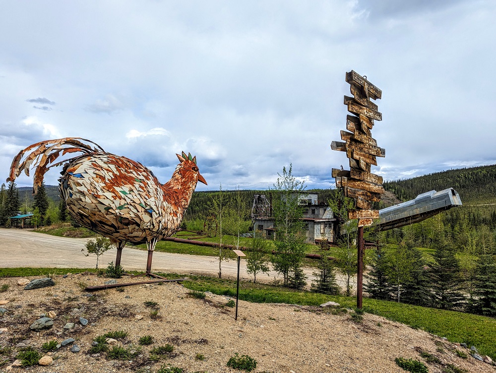 Chicken statue in Chicken, AK