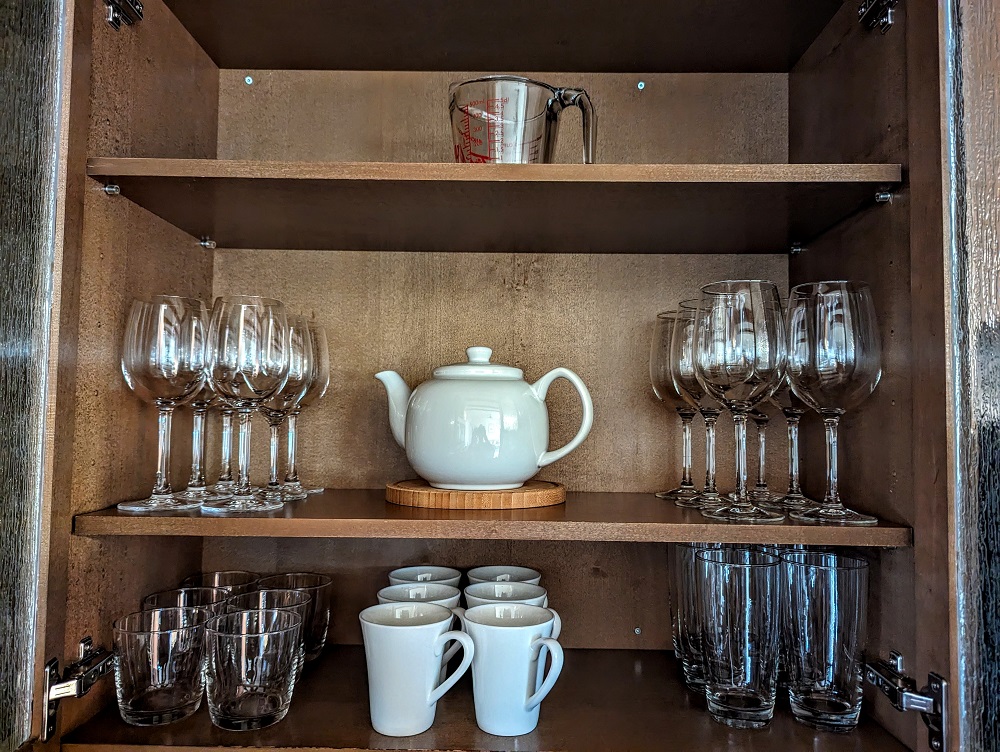 Spirit Ridge Resort in Osoyoos, Canada - Glasses, mugs & teapot
