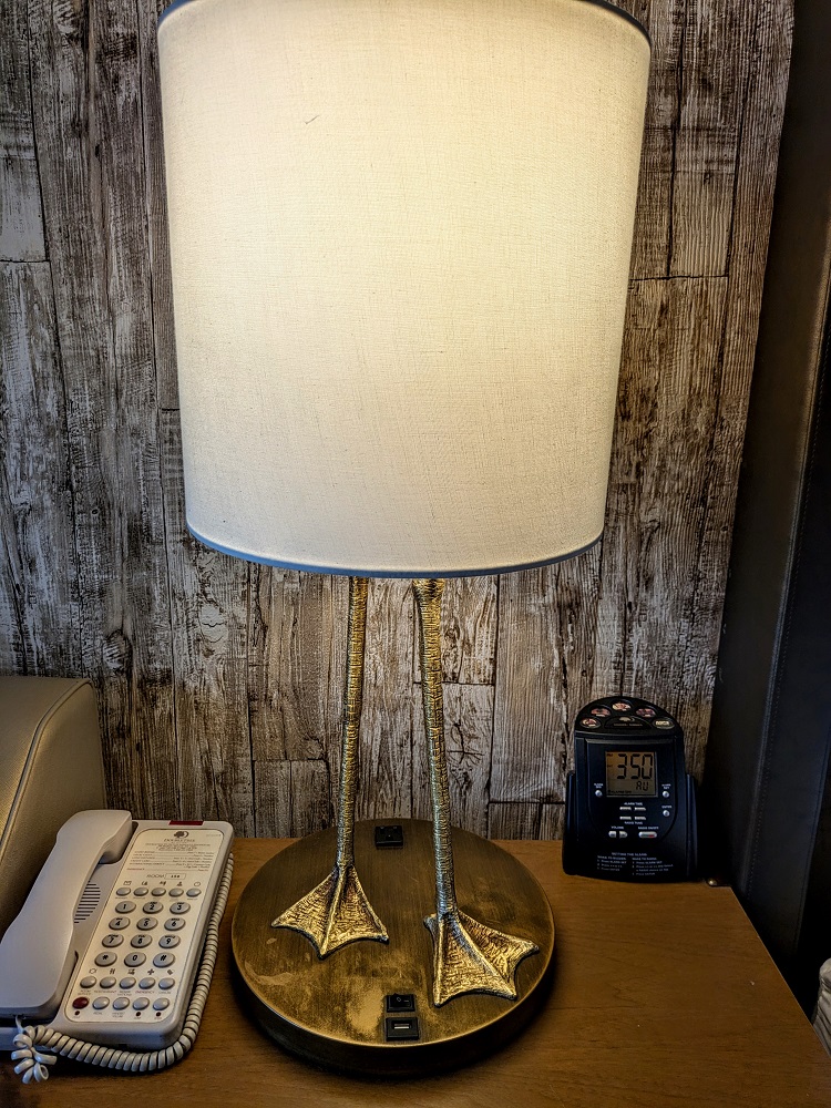 DoubleTree Missoula-Edgewater - Lamp