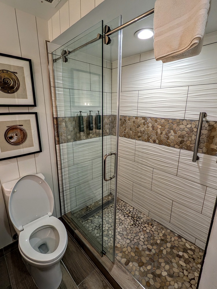DoubleTree Missoula-Edgewater - Shower