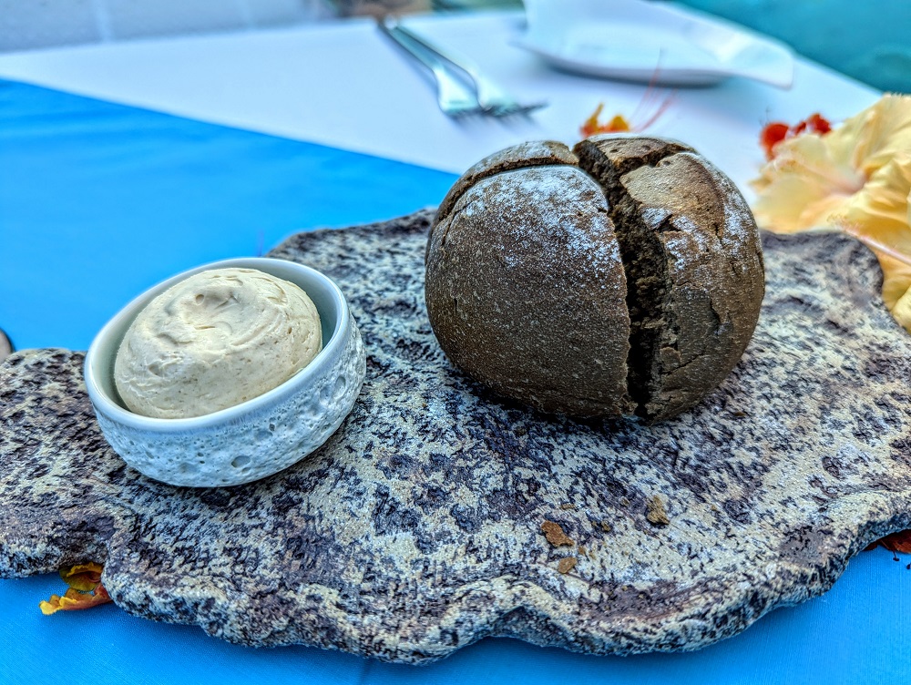 Ithaa Undersea Restaurant - Rye bread with cinnamon butter
