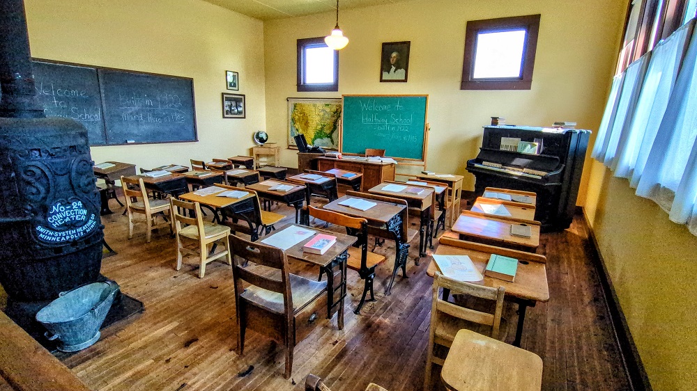 Big Horn County Historical Museum - Inside the Halfway School