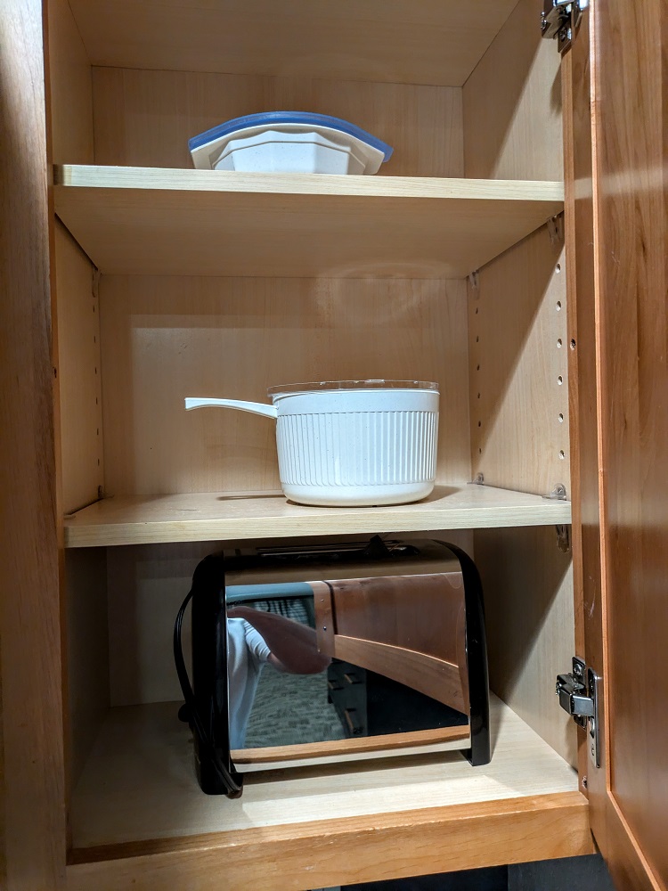 Homewood Suites Jackson, WY - Toaster & cooking containers